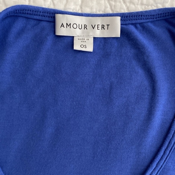Amour Vert v-neck women's tee shirt blue OS - Picture 4 of 4